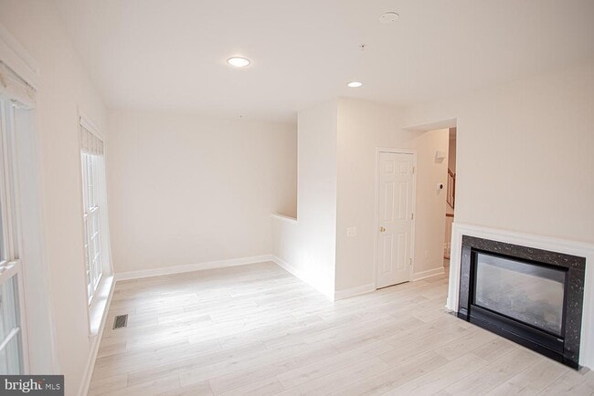 Building Photo - 12910 Ethel Rose Way