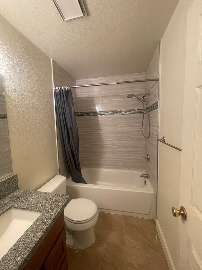 Building Photo - 8744 Fox Creek Dr