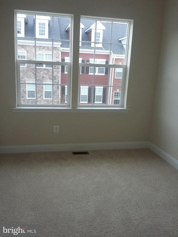 Building Photo - 6041 Maple Hill Rd