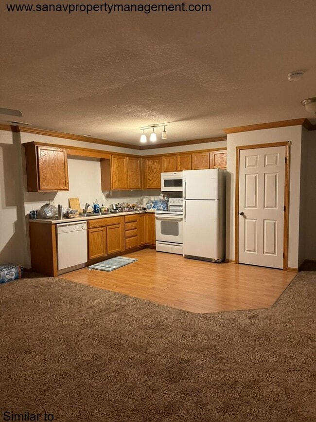 Building Photo - Prime West Des Moines Location with Waukee Schools – Near Everything You Need