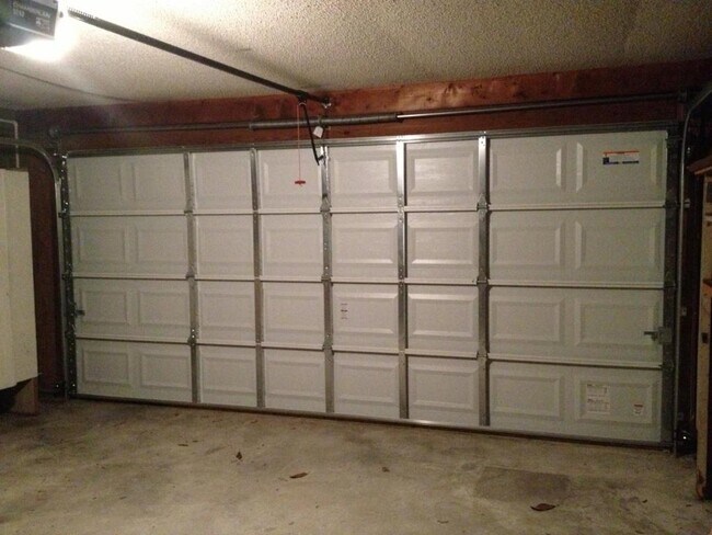 Building Photo - 1211 Amble Ln