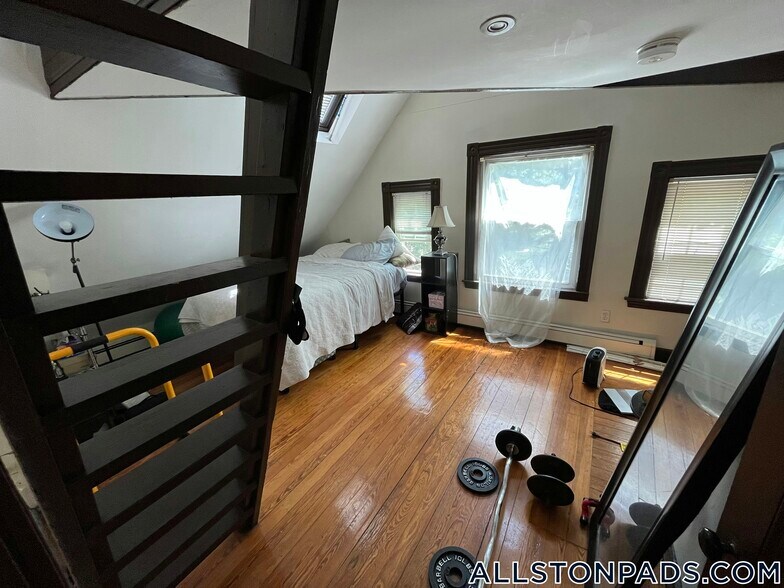 Building Photo - 7 Prescott Pl