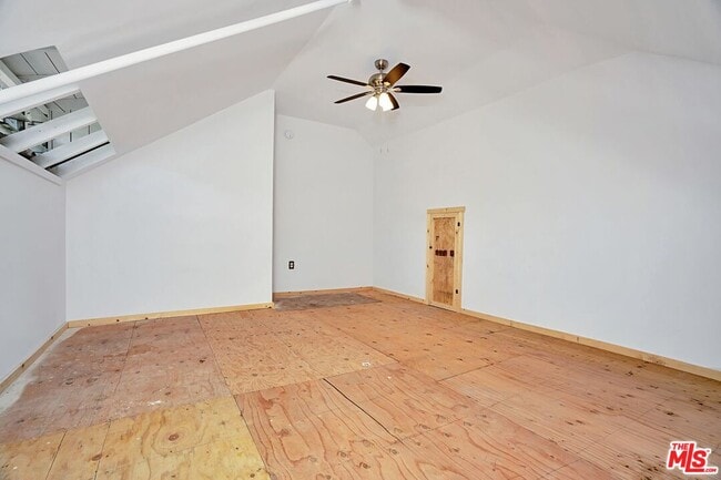Building Photo - 362 N Ave 57