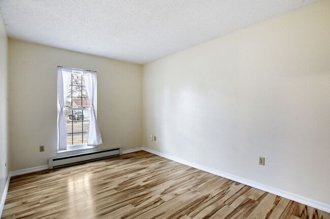 Building Photo - Beautiful Longmont Home with Modern Updates & Spacious Living. Available NOW!