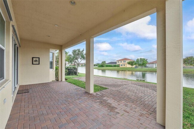 Building Photo - 2888 Bellarosa Circle