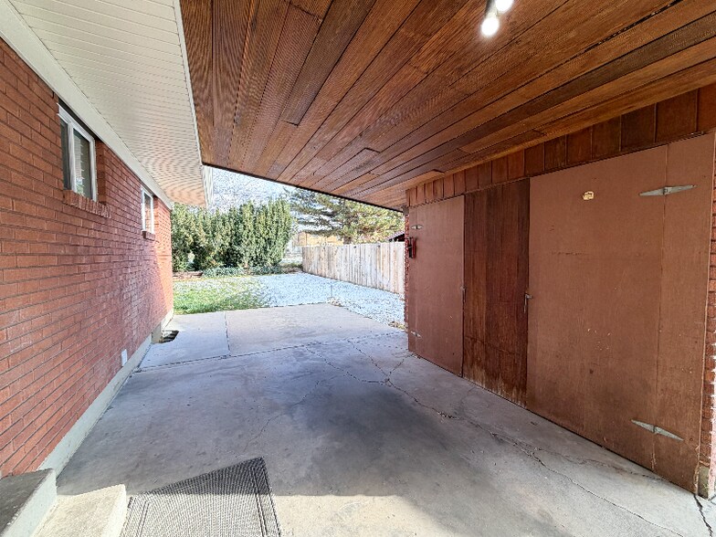 Building Photo - 3360 Gramercy Ave