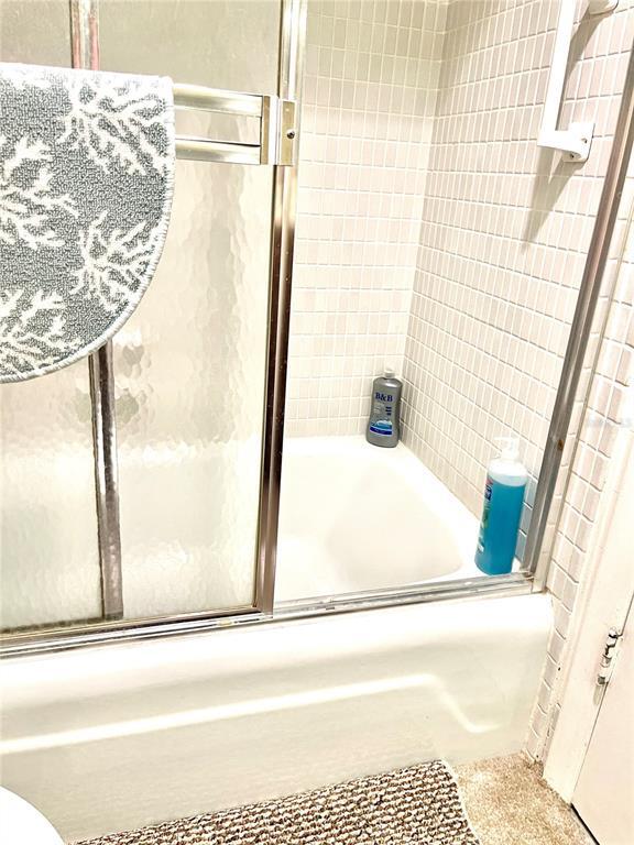 Building Photo - 4650 Cove Cir