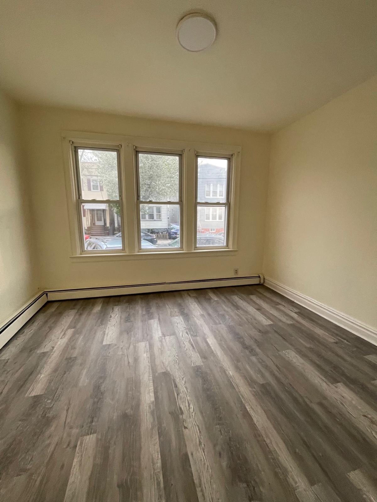 Building Photo - 140 Terhune Ave