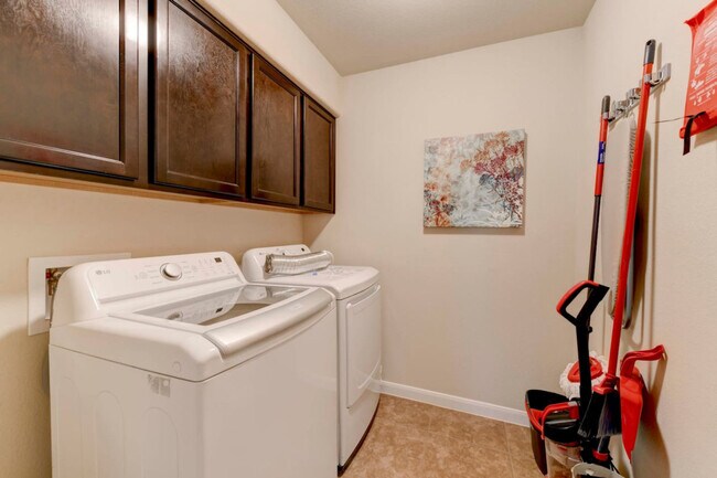 Building Photo - 12500 Ellen Ct