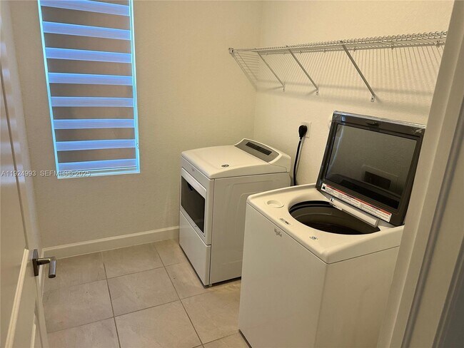 Building Photo - 27034 SW 132 Ct Rd