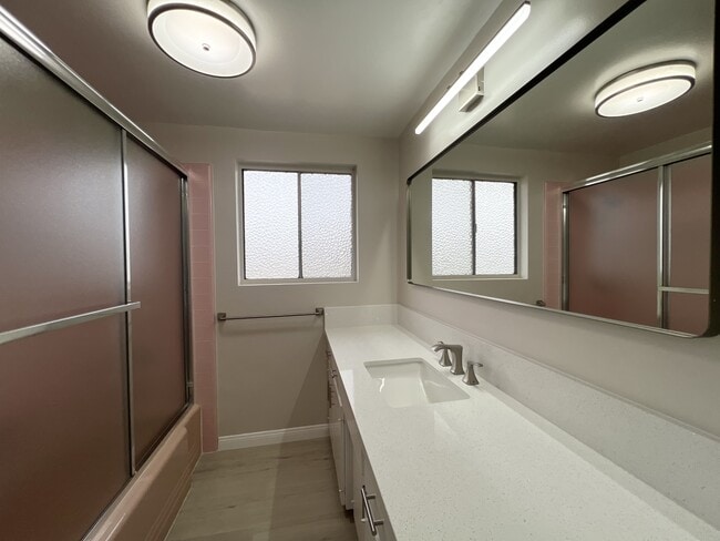 Building Photo - 8622 5th St