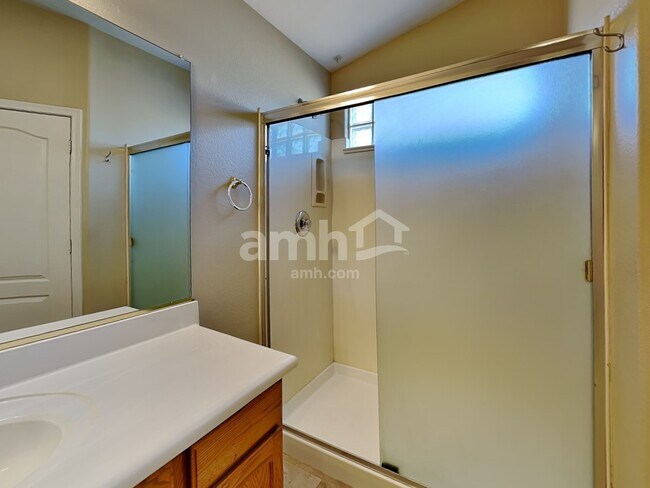 Building Photo - 11454 E Persimmon Ave