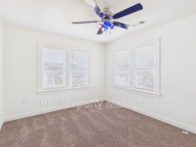 Building Photo - 701 Sunset Terrace