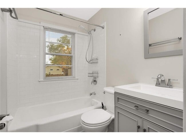 Building Photo - 2336 Ives Ln N