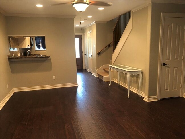 Building Photo - 2330 Lakewood Yacht Club Dr