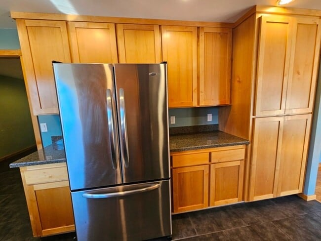 Building Photo - 3Bd/1.5Ba Single Story Home-For Viewing!