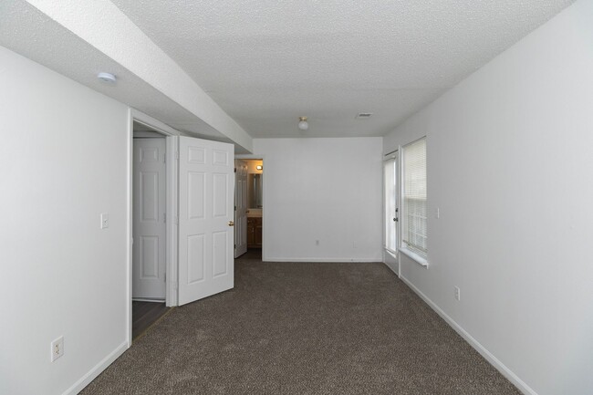 Building Photo - ****COMING SOON**** 3 Bedroom Townhome nea...