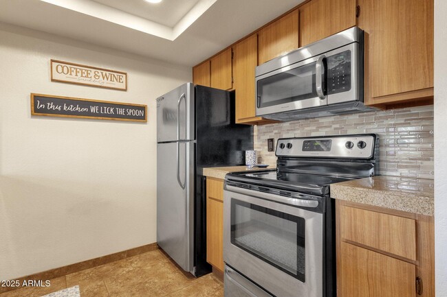 Building Photo - 145 N 74th St