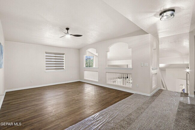 Building Photo - 3121 Tierra Paola Ln