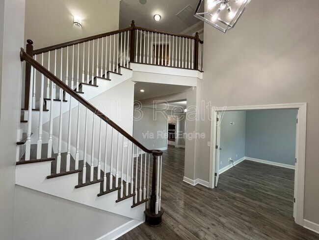 Building Photo - 1924 Wyngate Loop