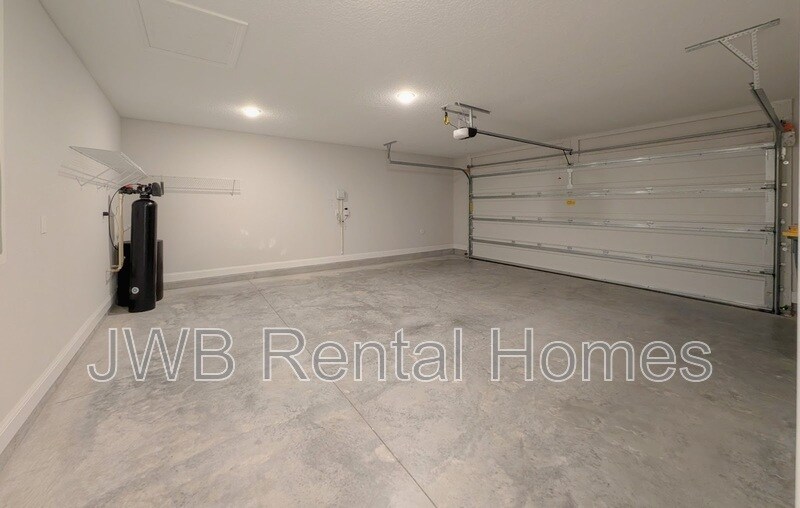 Building Photo - 13797 Holsinger Blvd