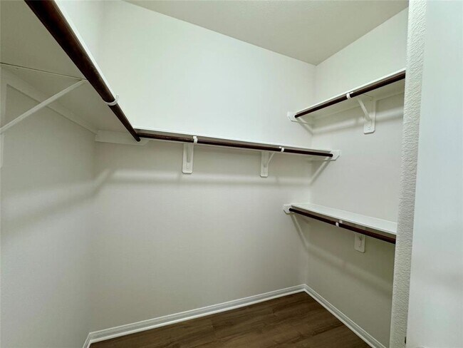 Building Photo - 18717 Stewart Hill Dr