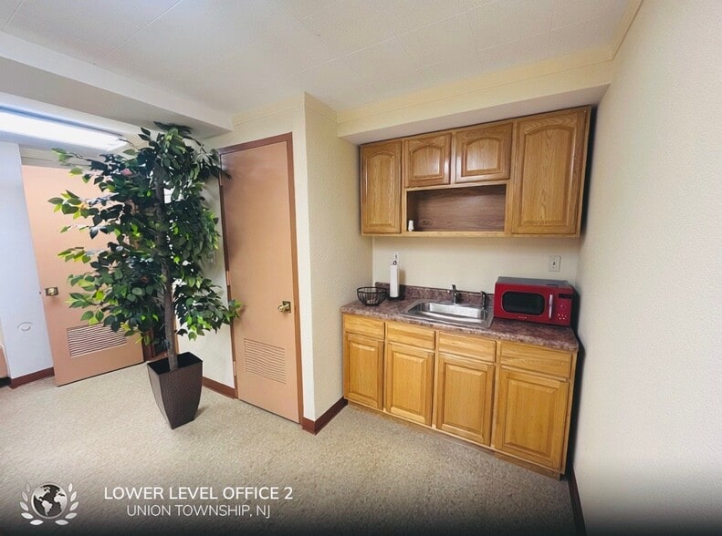 Building Photo - 301 Tucker Ave