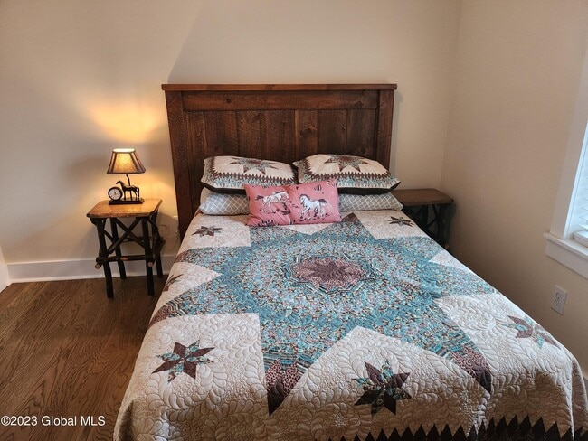 Building Photo - 48 Wright St