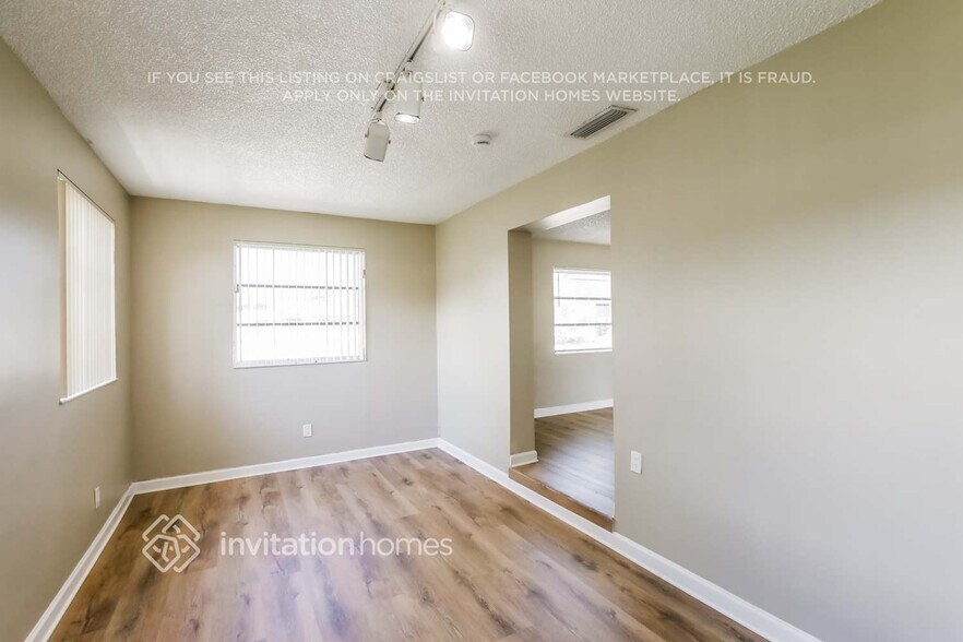 Building Photo - 3010 SW 97th Ct