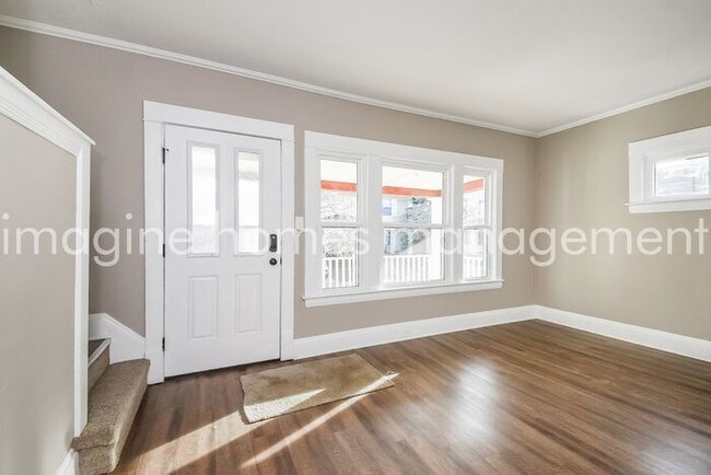 Building Photo - 1568 Olivewood Ave