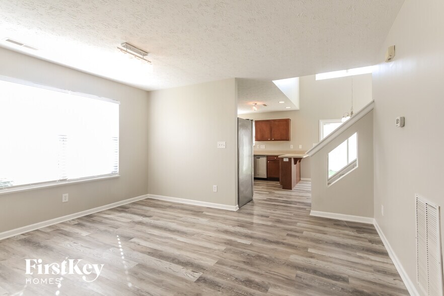 Building Photo - 7250 Pipestone Dr