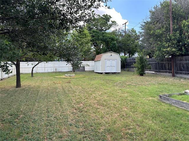 Building Photo - 1304 Dorothy Ln