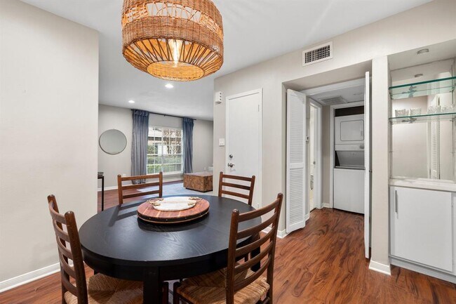 Building Photo - 1809 Stoney Brook Dr