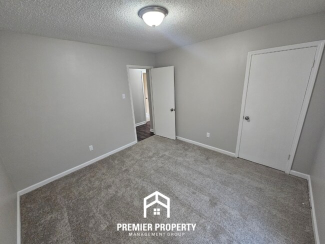 Building Photo - 6249 Midsummer Way