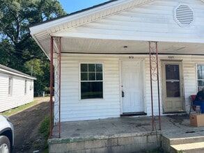 Building Photo - Grand812-814