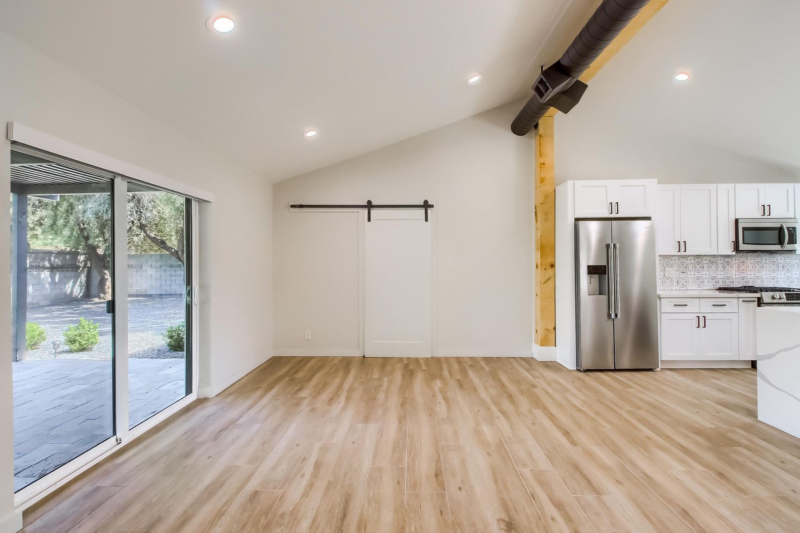 Building Photo - 1402 W Berridge Ln