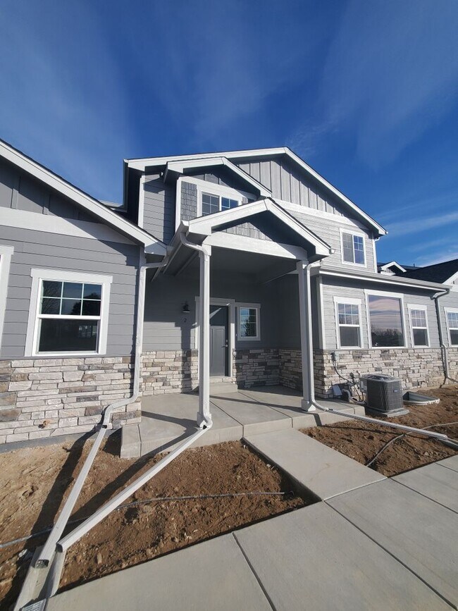 Primary Photo - Updated and Very Spacious 3 Bedroom Townho...