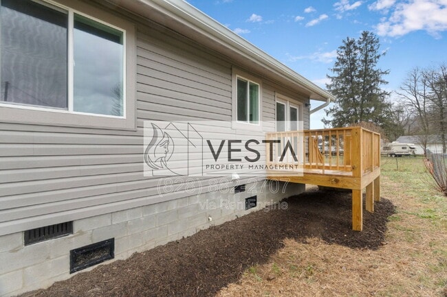 Building Photo - 61 Scates St