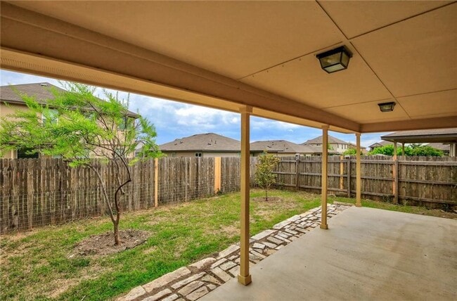 Building Photo - 137 Langtry Ln