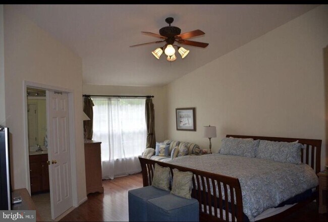 Building Photo - 116 Fringetree Dr