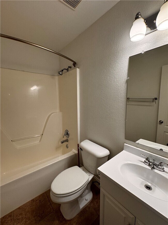 Building Photo - 659 Frances Dr