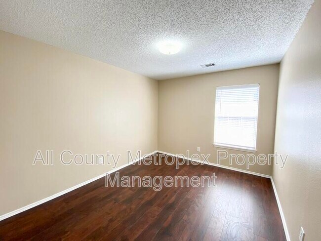 Building Photo - 813 Snapdragon Ln