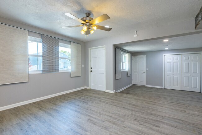 Building Photo - 4717 W Leila Ave