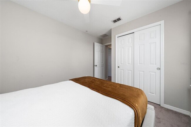 Building Photo - 10849 Wyne Tree Ct