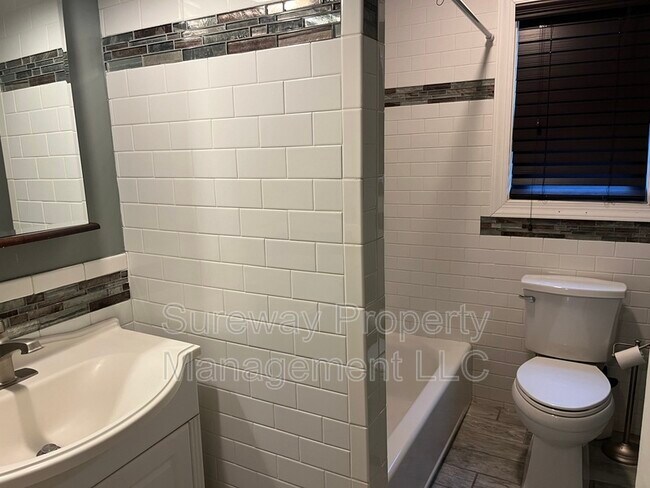 Building Photo - 534 Pardee Blvd