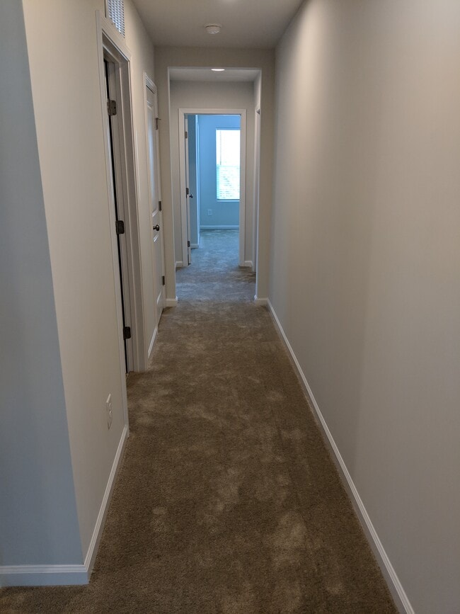 Building Photo - 1385 Southpoint Trail