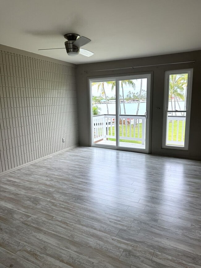 Building Photo - Koko Isle Circle - Renovated 3 bedroom, 2.5 bath townhome with carport