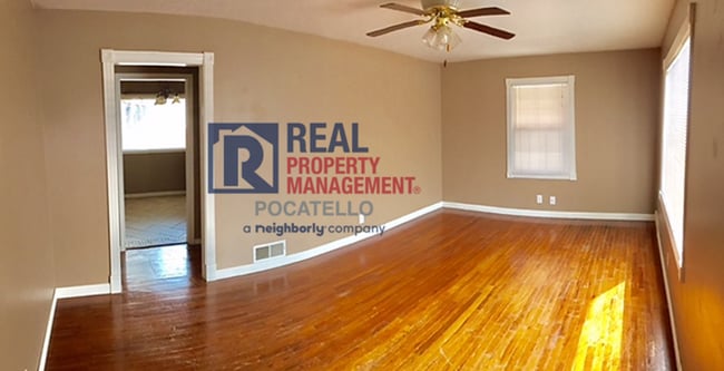 Building Photo - 3 bedroom 2 bath home - Dogs negotiable