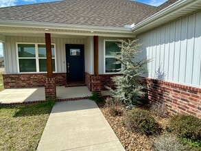 Building Photo - 1660 Gallant Fox Ln