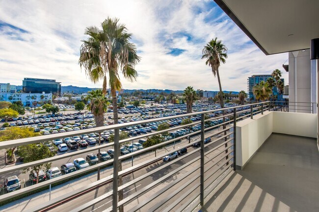 Building Photo - Unit Type: D2 Penthouse | 2 Bedroom + Loft...